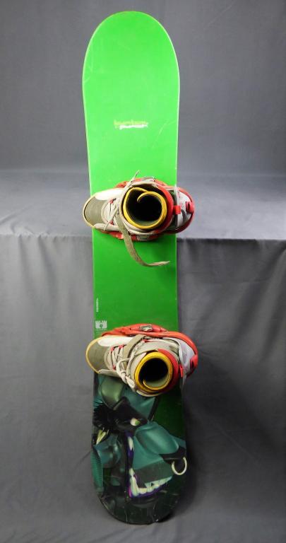 Burton Punch 142 Snowboard w/ Boots (1 of 9)