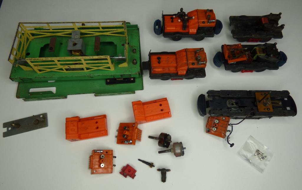 Vintage Lionel 50 Motorized Operating Gang Cars & (1 of 9)