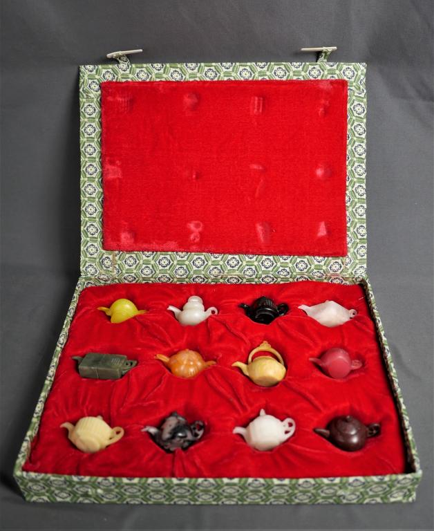 12 Hand Carved Chinese Shoushan Stone Mini Teapots (1 of 5)