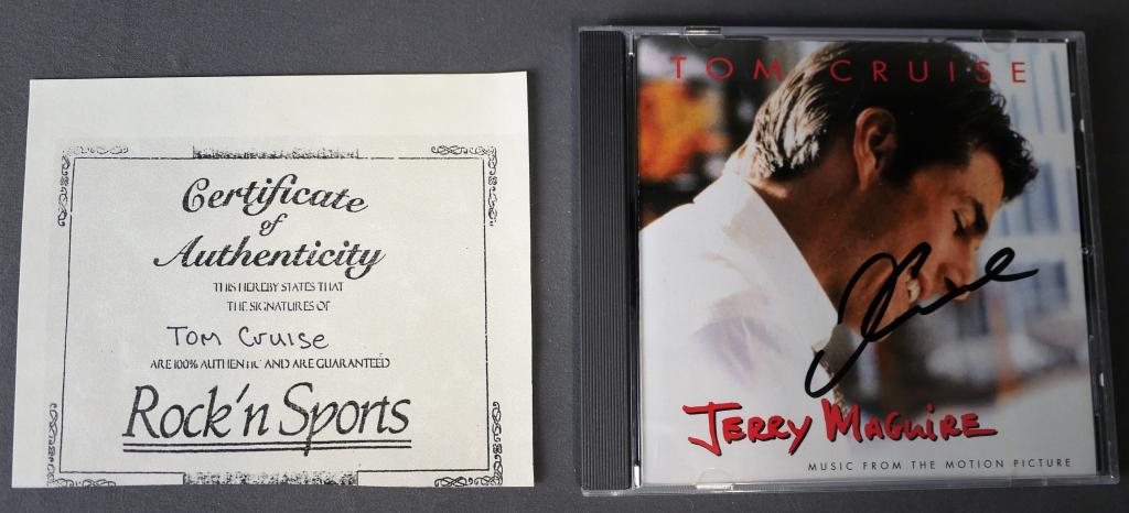 Tom Cruise Signed Jerry Maguire Soundtrack CD Cove (1 of 3)