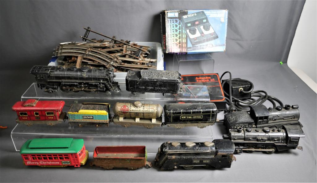 Vintage Marx RR Train Engines, Cars, Tracks (1 of 14)