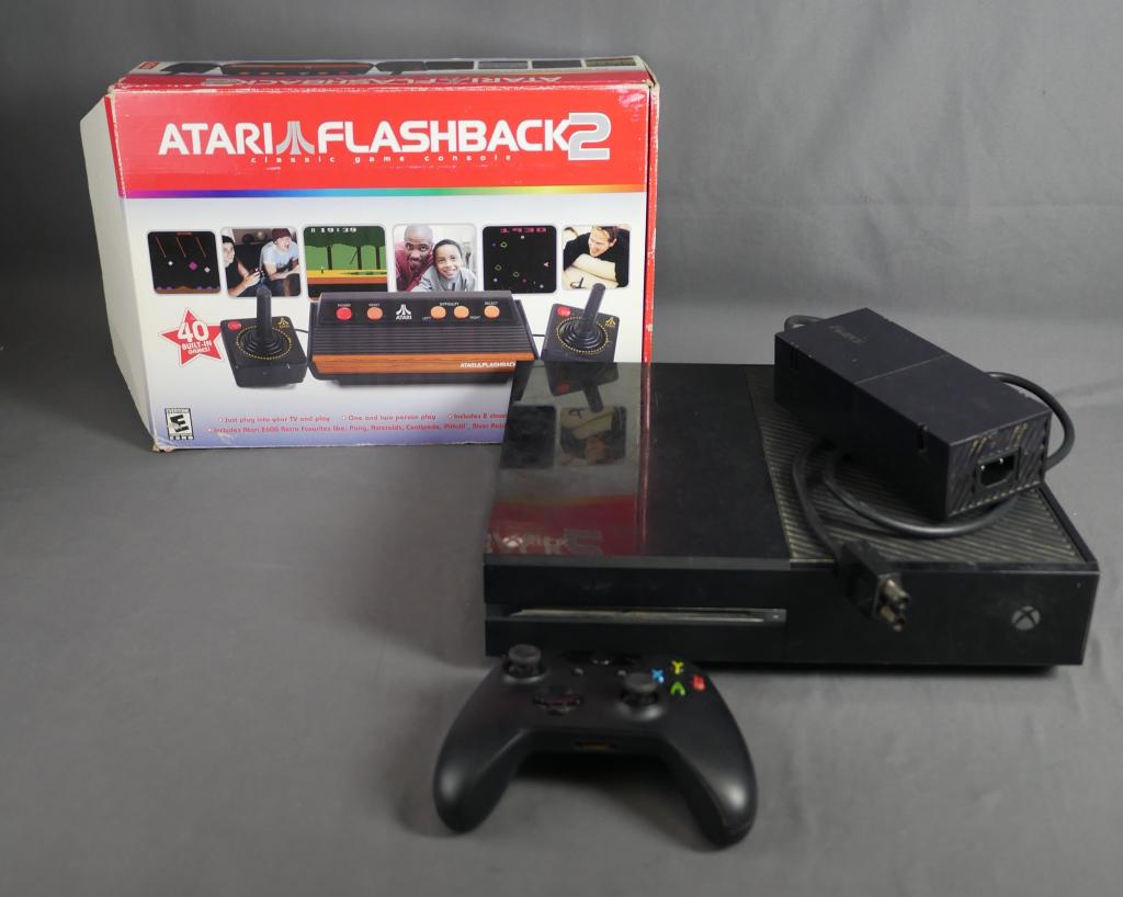 Microsoft X Box Game Console & Atari Flashback 2 (1 of 3)
