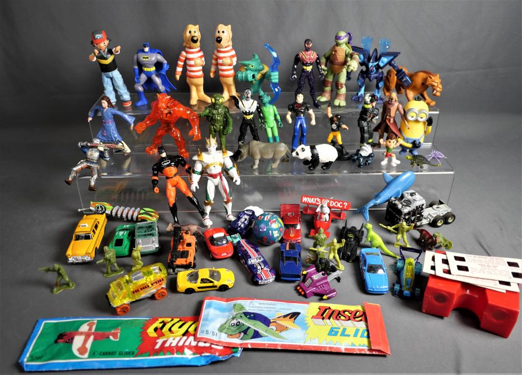 Vintage Action Figures, Die-Cast Cars, Robots, Toy: Vintage Action Figures, Die-Cast Cars, Robots, Toy Soldiers. Good overall condition, some might be as found