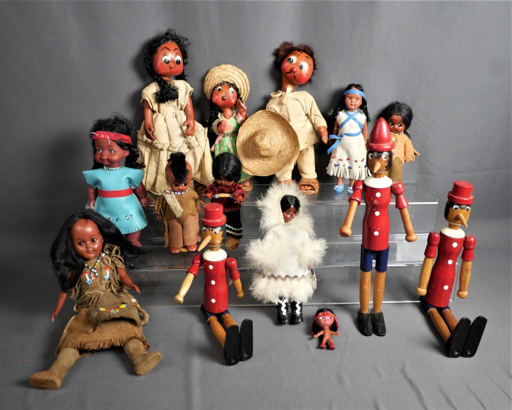 Lot of Vintage Dolls & Wooden Pinnochio Toys (1 of 6)