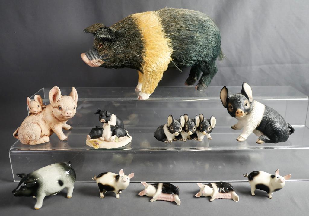 Pigs Paradise- Lot of Figurines- Harvey Knox, Lowl: Group of pigs figurines including Harvey Knox Kingdom Figurines, Lowell Davis Figurine, Otagiri Figurines. Measure 7"- 1 1/ 2" high. All in good condition, one pig has chip on tail.