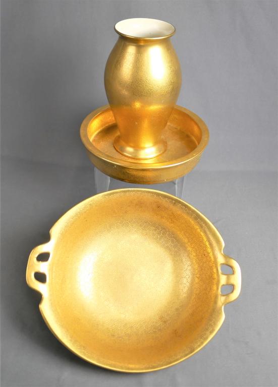 Pickard 24k Gold Rose & Daisy Bowls & Vase: Pickard Rudolstadt 24k Gold "Rose & Daisy" Vase, Centerpiece Bowl with Handles and Deep Bowl. Bowls are 9 1/2" & 7" in diameter, vase is 7" tall. Good Condition.