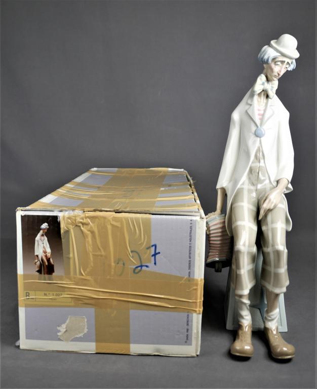 Lladro Large Clown with Concertina 1027 Figurine (1 of 7)