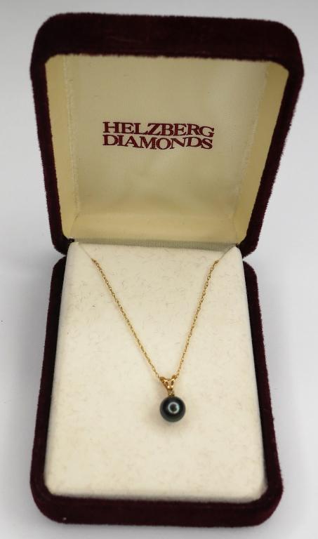 14k Gold Necklace with Tahitian Pearl & Diamond: 14k Gold Necklace with Tahitian Pearl and small Diamond . Necklace is approx. 18" long. Good Condition.