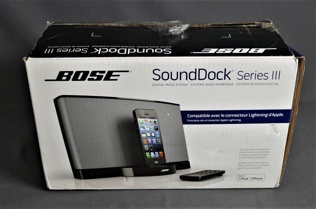 Bose SoundDock Series III Digital Music System (1 of 3)