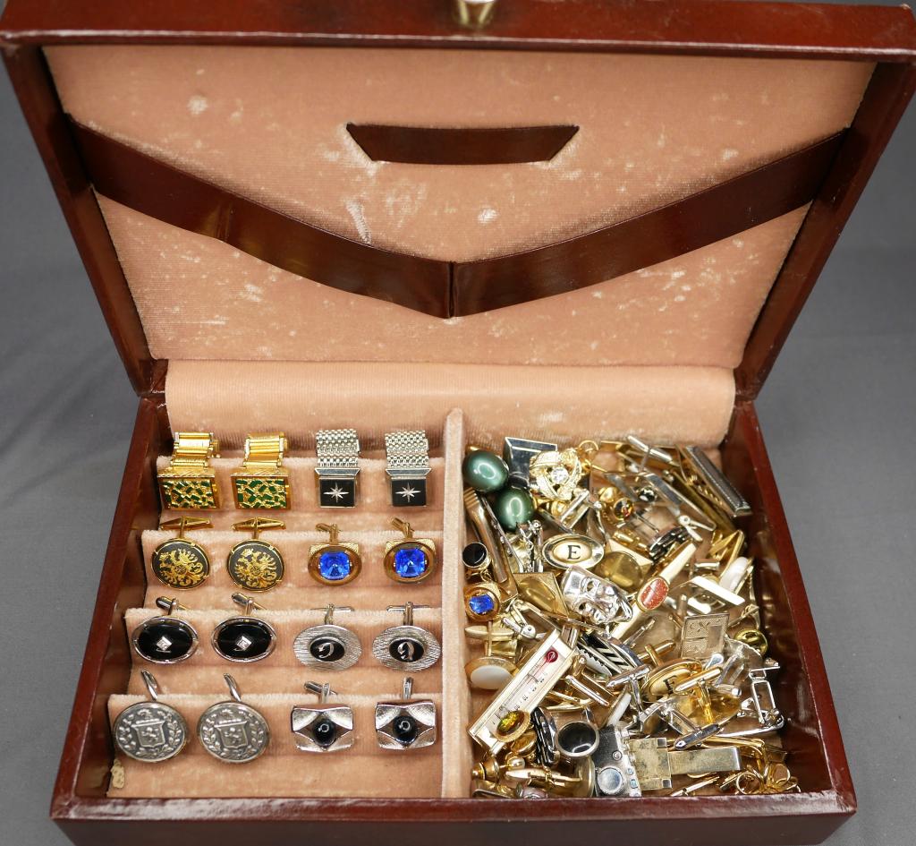 Vintage Mens Jewelry- Box of Cufflinks & Tie Clips (1 of 7)