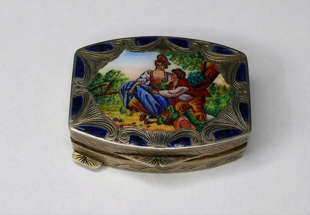 Antique .800 Silver Enamel Snuff / Pill Box (1 of 4)