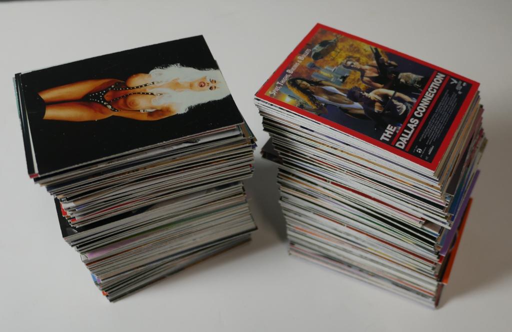 Large Lot of Julie Strain Queen of B Movies Cards: Large Lot of Julie Strain Queen of B Movies Cards. Various Sets. All are in Good Condition.