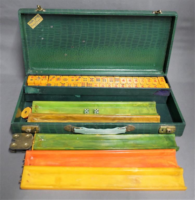 VIntage Chinese Mahjong Game w/ Bakelite Tiles (1 of 4)