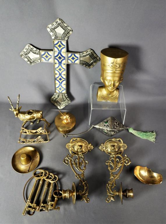 Vintage Brass & Metalware Collectibles Assortment (1 of 9)
