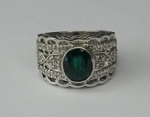Elegant Ladies Sterling Silver Ring with Emerald (1 of 5)