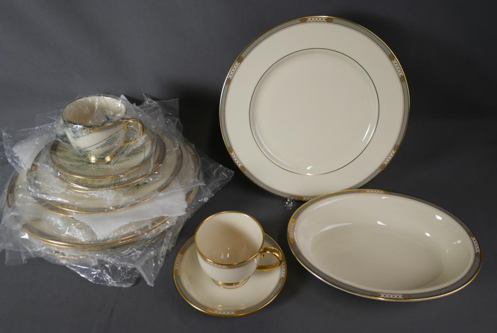 Lenox McKinley Presidential Collection China Set (1 of 8)