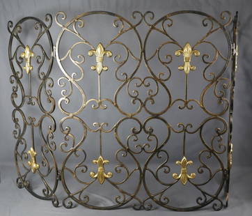 Vintage Wrought Iron Ornate Fireplace Screen: Vintage Wrought Iron Ornate 3 Panel Fireplace Screen. Good Condition.