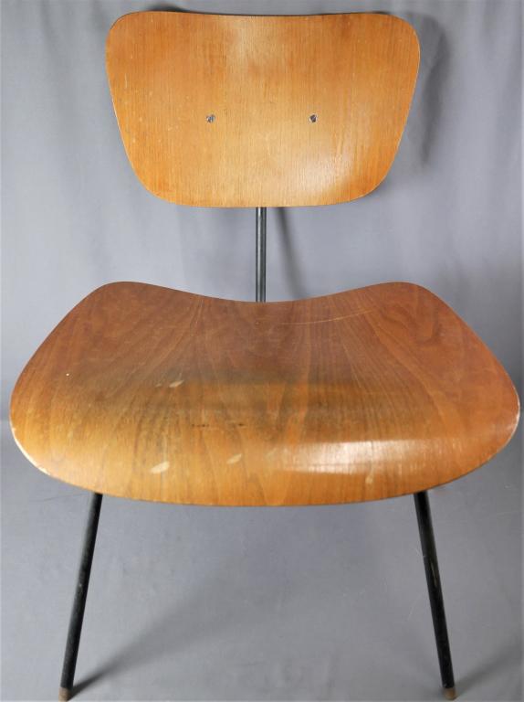 Herman Miller Charles Eames MCM Lounge Chair: Herman Miller Charles Eames MCM Plywood Lounge Chair. Good overall condition, some tarnish to legs, some wear to wood finish.