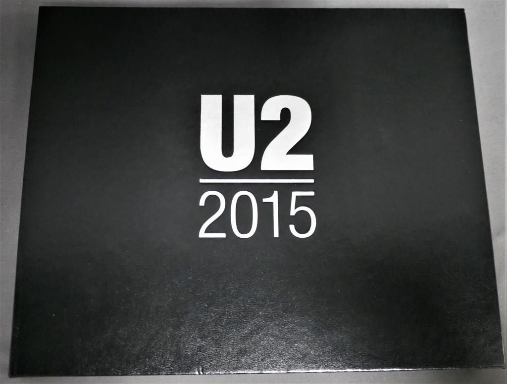 U2 2015 Innocense Tour LE Commemorative Album (1 of 10)