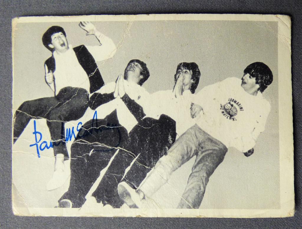 Beatles Paul McCartney Signed Collector Card (1 of 3)