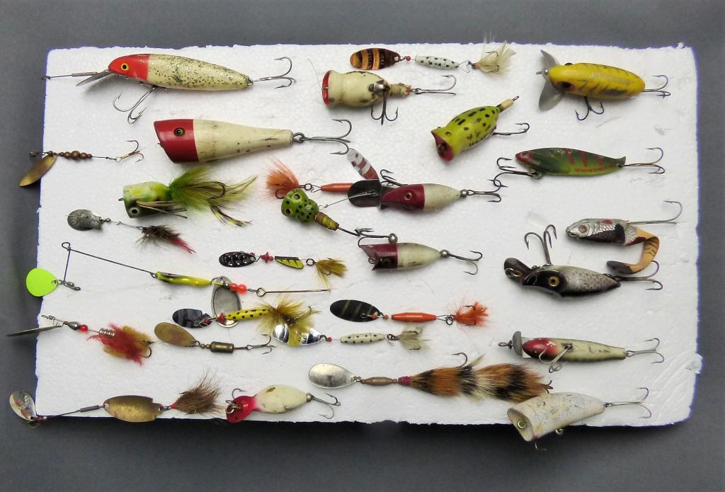 Vintage Fishing Lures- Jitterbug, Heddon, Cisco Ki (1 of 10)