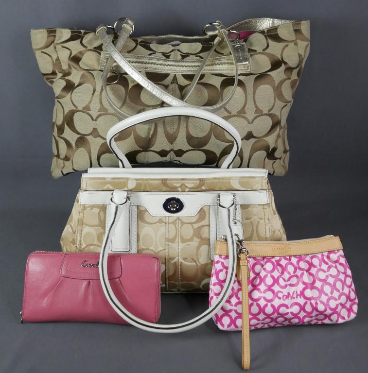 Coach Ladies Designer Handbags/ Purses/ Wallets (1 of 8)
