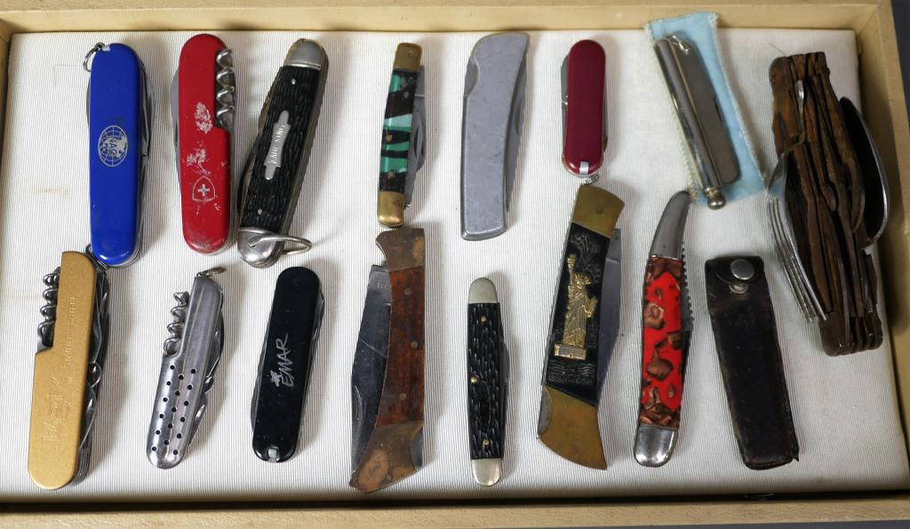 Vintage Pocket Folding Knife Assortment (1 of 14)