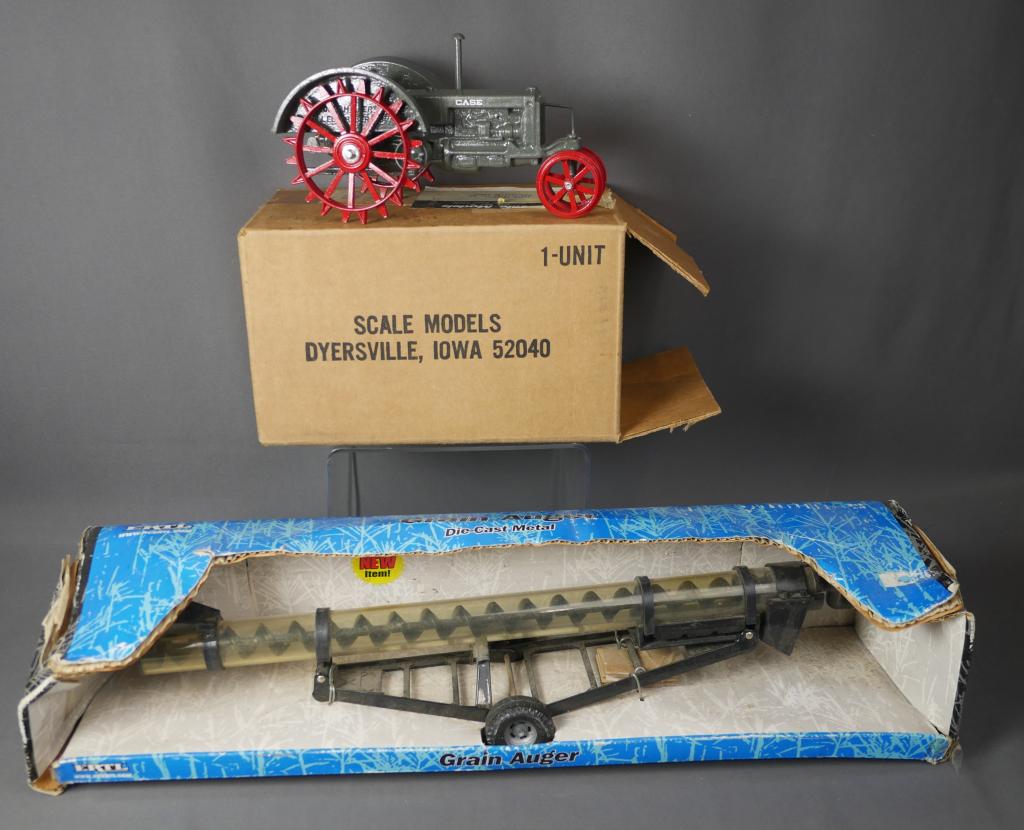Ertl Case Die-Cast Tractor w/ Grain Auger (1 of 4)