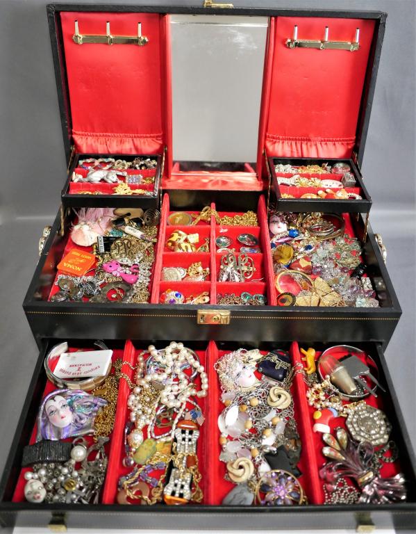 Large Jewelry Box Filled w Vintage Costume Jewelry (1 of 9)