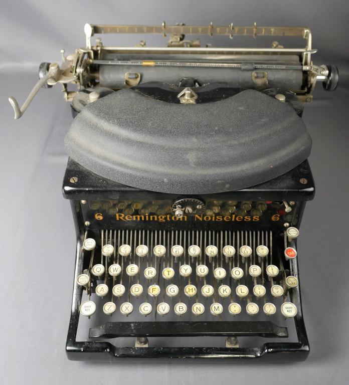 Antique Remington Noiseless 6 Typewriter: Antique Remington Noiseless 6 Typewriter. Appears to be in good overallcondition showing some age related wear. Untested.
