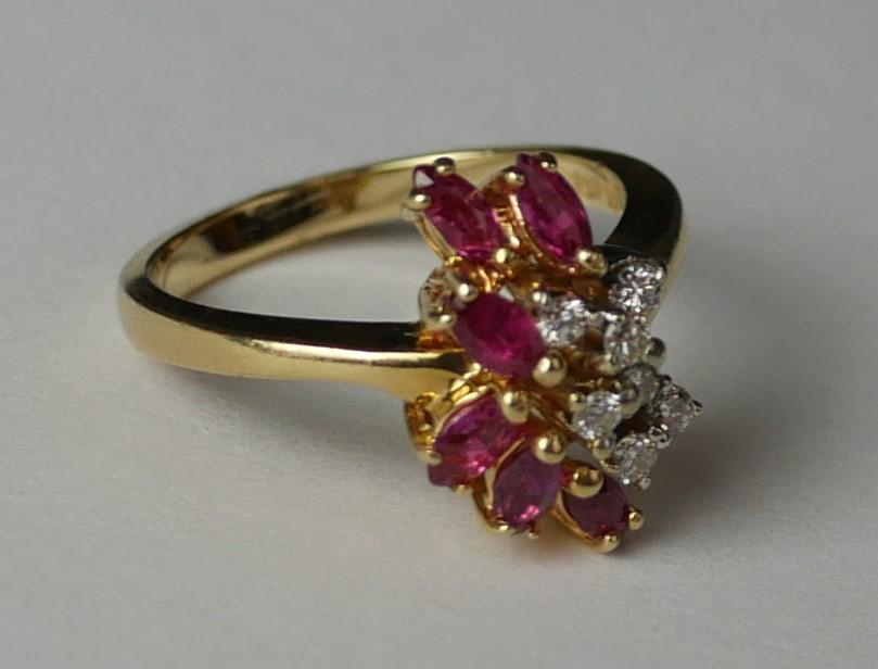 14k Gold Ladies Ring w/ Diamonds & Garnet (1 of 5)