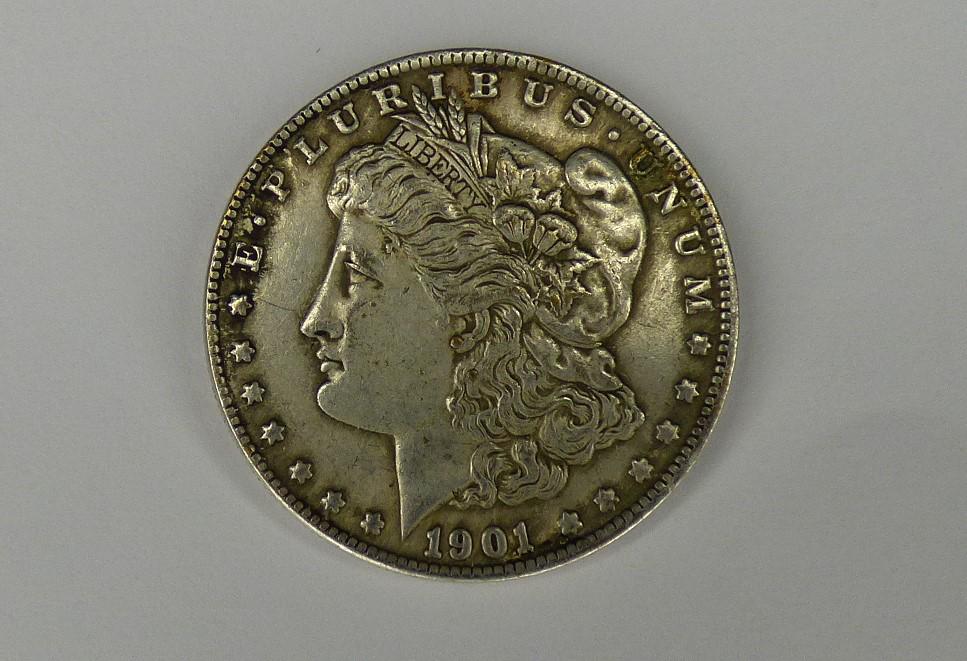 1901 US Morgan Silver Dollar Coin (1 of 2)