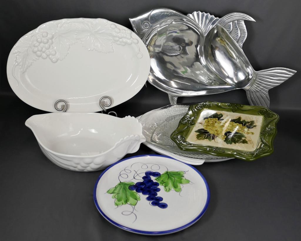 European Large Serving Trays & Bowls- Fish Shaped (1 of 15)
