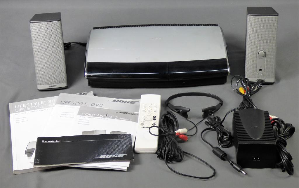 Bose Lifestyle AV38 Media Center with Speakers: Bose Lifestyle AV38 Media Center with Companion Series II Speakers. Appears to be in good overall condition, turns on, not fully tested.