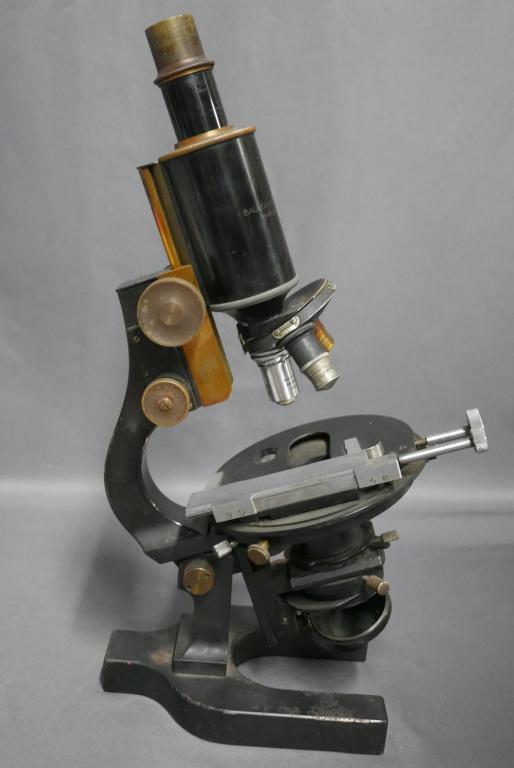 Antique Bausch & Lomb Optical Microscope- 1915: Antique Bausch & Lomb Microscope with patent date- Jan 5 1915. Good overall condition, some age related wear.