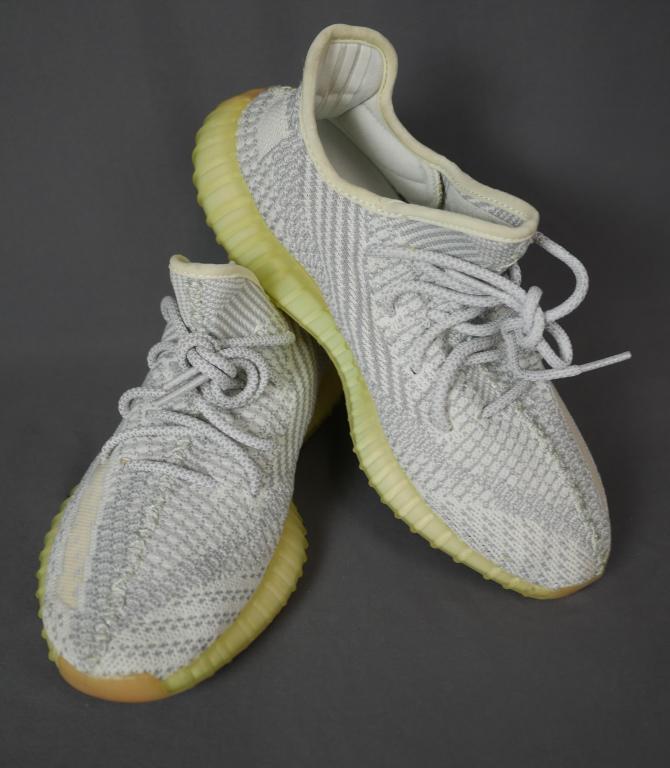 Adidas Yeezy Boost Men's SNeakers/ Shoes: Adidas Yeezy Boost Men's SNeakers/ Shoes. Size: 8. Very good slightly pre-owned condition.