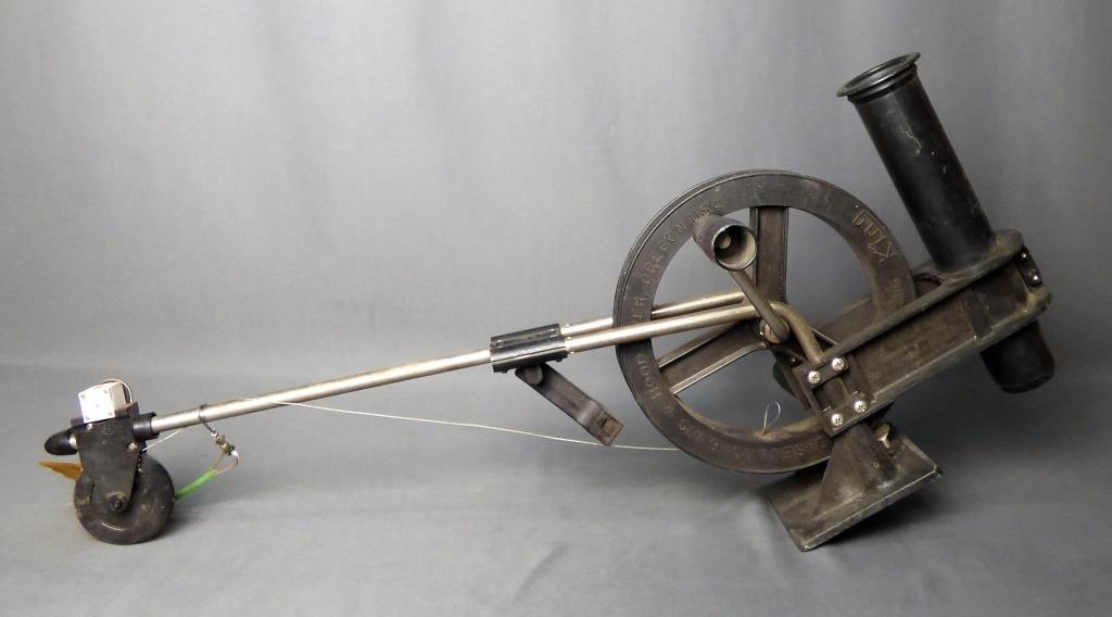 Luhr Jensen " King" Downrigge/ Fishing Rod Holder: Luhr Jensen Downrigge/ Fishing Rod Holder with counter. Used.