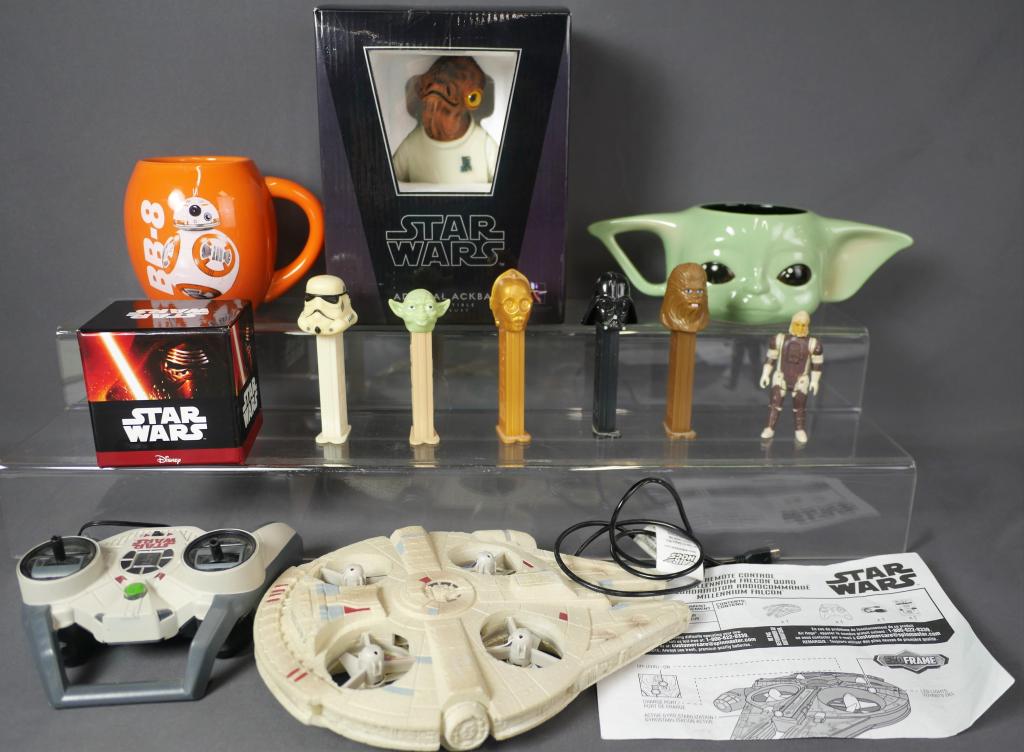 Star Wars Toy Collectibles incl Admiral Acbar Bust (1 of 7)