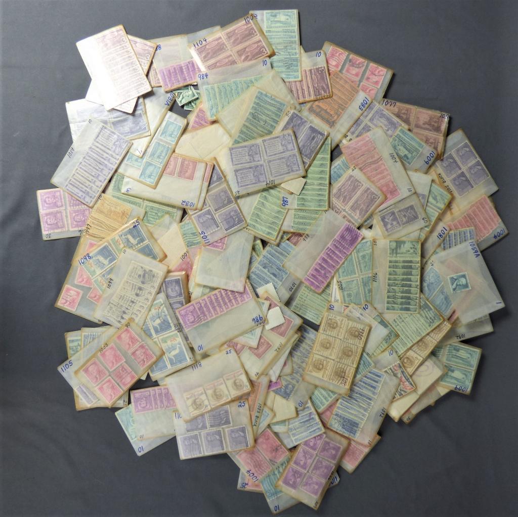 Lot of Vintage US Stamps (1 of 7)