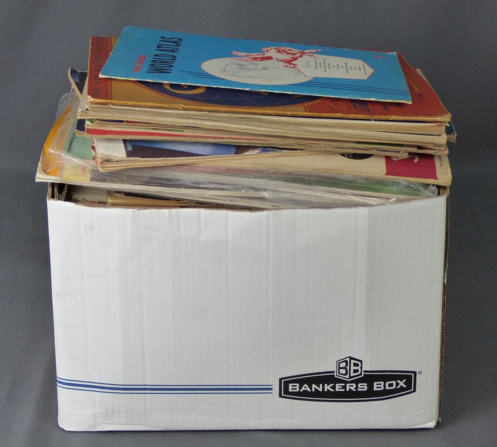 Large Lot of Vintage Magazines, Booklets, Books (1 of 4)