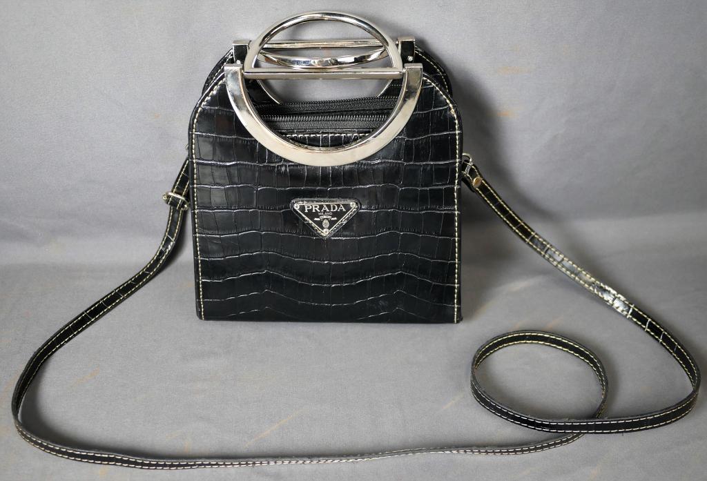Prada Ladies Purse/ Bag/ Handbag (1 of 6)