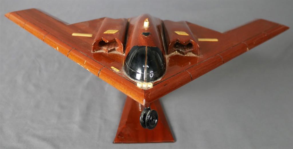 USAF B-2 Stealth Bomber Wooden Model (1 of 7)
