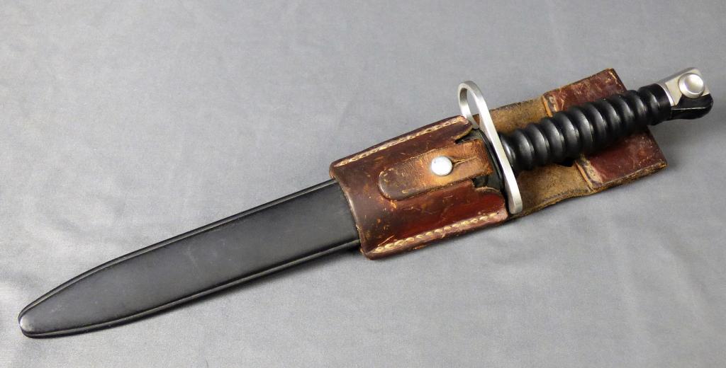 Swiss Army M57 Bayonet with Scabbard (1 of 12)
