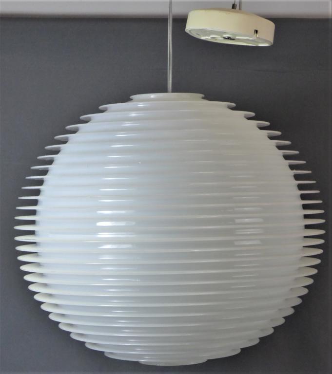 Modernist White Globe Italian Pendant Light Fixtur (1 of 4)