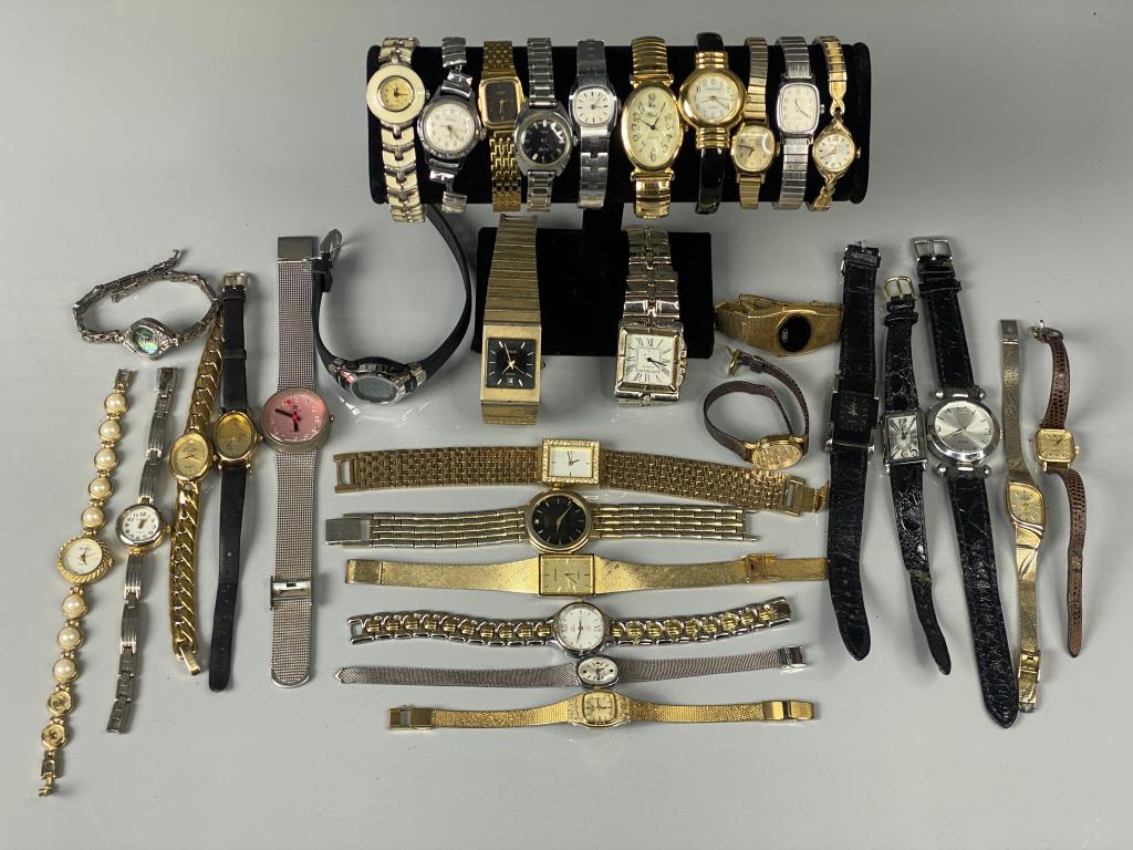 Large Lot of Various Vintage Wrist Watches (1 of 6)