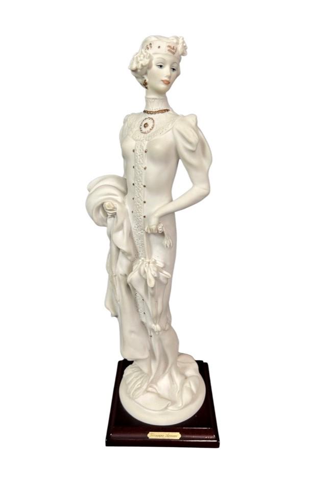 Giuseppe Armani "Lady with Umbrella" Figurine: Giuseppe Armani "Lady with Umbrella" Figurine. 15" tall. Good Condition.