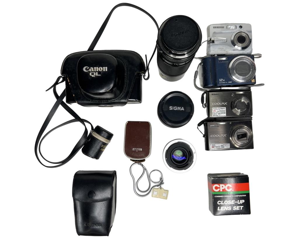 Vintage Cameras and Lenses- Canon QL & Accessories (1 of 10)