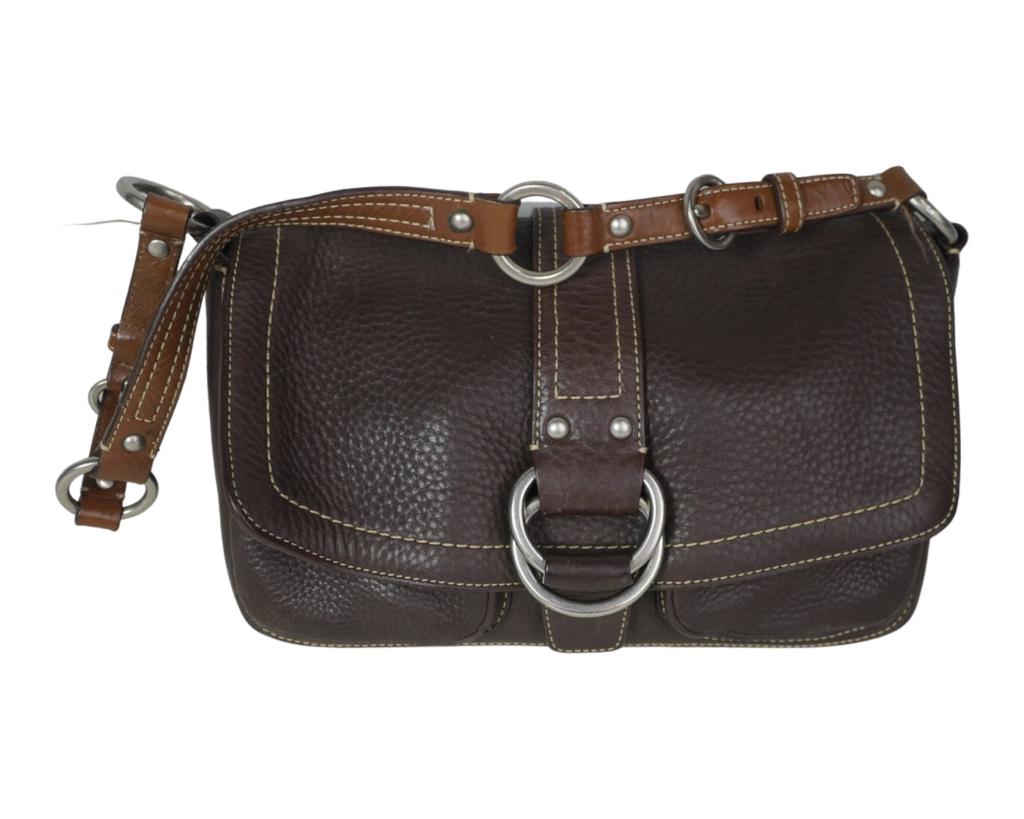 Coach Brown Leather Shoulder Bag/ Purse/ Handbag: Coach Brown Leather Shoulder Bag/ Purse/ Handbag. 12" x 8". Good Condition. Esquis Auction does not have specialists on designer purses and handbags and we can not guarantee authenticity of these item
