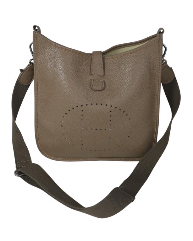 Hermes Ladies Purse/ Handbag/ Shoulder Bag.: Hermes Ladies Purse/ Handbag/ Shoulder Bag. 11" x 12". Good Condition. Esquis Auction does not have specialists on designer purses and handbags and we can not guarantee authenticity of these items. Pl