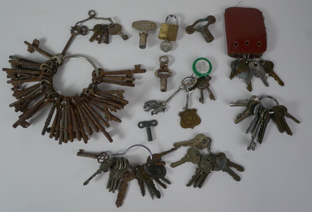 Collection of Antique & Vintage Keys: Collection of Antique & Vintage Keys